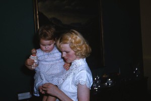 Herdís með mömmu eins árs