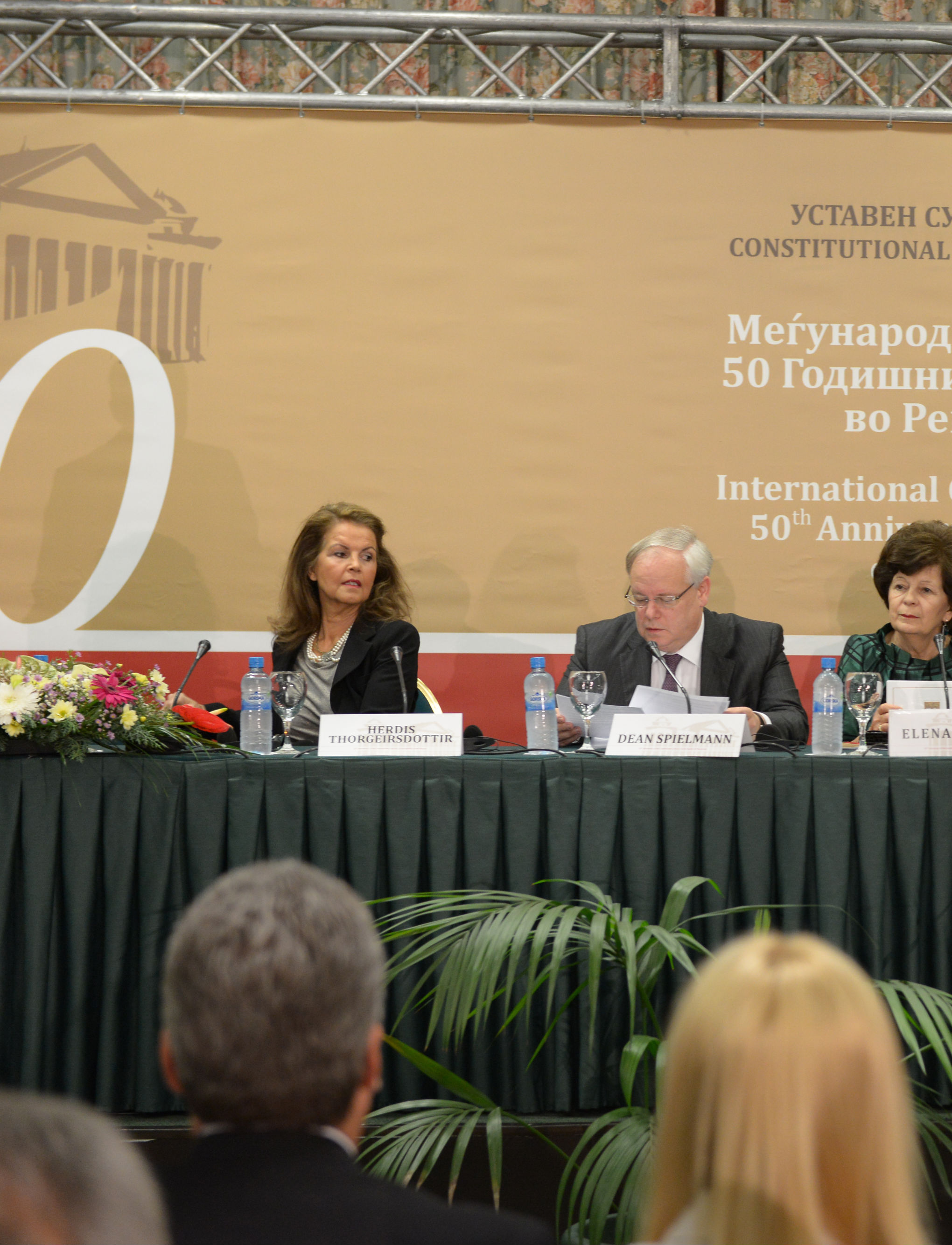 Þáttur dómstóla í vernd þrígreiningar ríkisvaldsins