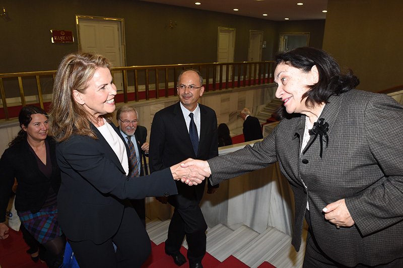 Fer yfir umdeild lög um internetið í Tyrkland