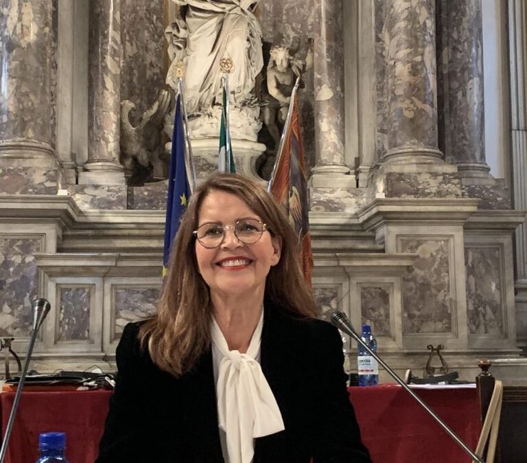 Talað fyrir áliti um refsingu við dreifingu falsfrétta